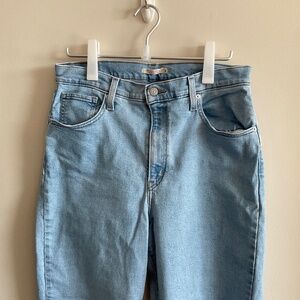 Levi's high waisted mom jeans size 32
